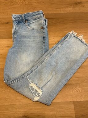 Express Curvy Mom Jeans Light Blue Women's High-Rise Distressed Jeans Size 0